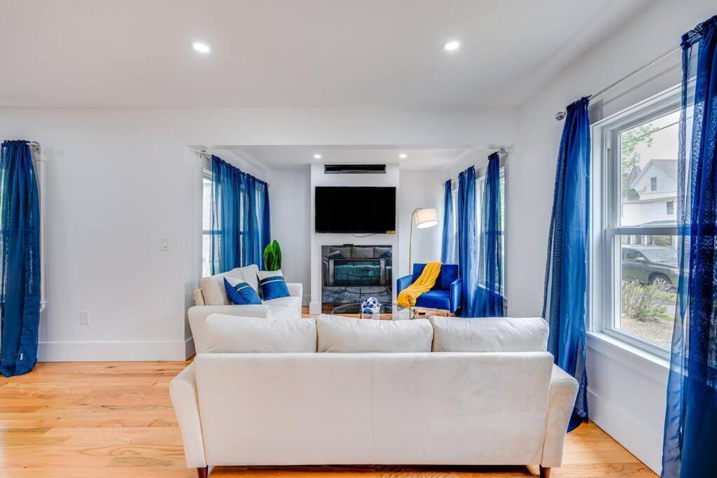 Апартаменты Modern Red Door Haven +5Mins To Boston Milton Экстерьер фото